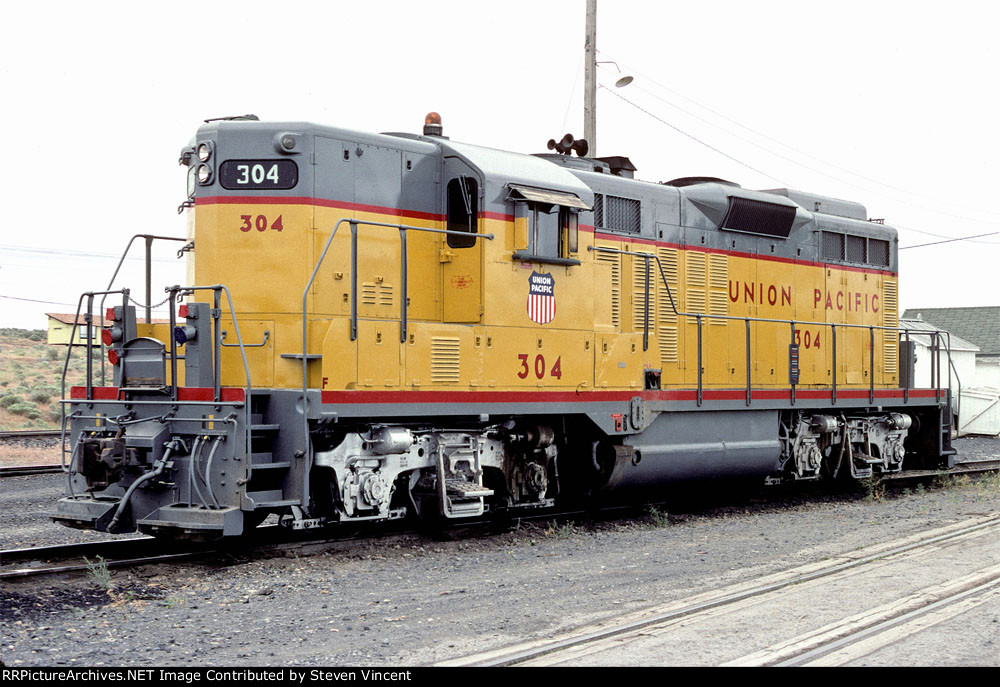 Union Pacific #304, an Omaha GP20. A GP9 that UP upgraded with turbo.